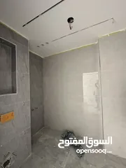  6 شقق جديده طريق المطار  ضاحيه الأمير علي  بالقرب بيت المقدس تشطيب سوبر ديلوكس يوجد ثالث مع روف