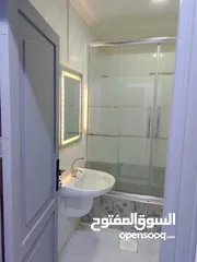  17 شقه لبيع بموقع مميز جدا