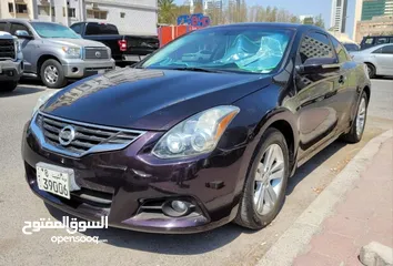  1 Nissan altima