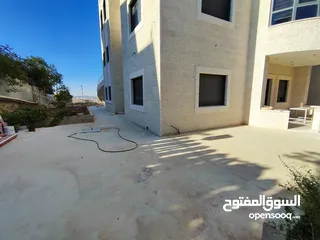  4 شقة جديده مع ساحه غير مفروش للايجار في سردا
