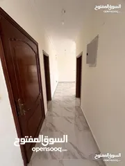  5 شقه للبيع الثالثة طابق اول هندسي شارع ألرئيسي