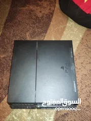  3 بلايستيشن 4 مستعمل لاكن صفر خدوش و بيجي معاه جمييع ملحقاته