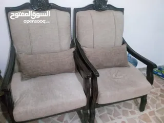  6 طقم كنب بحال الوكاله للبيع بسعر طري  ممتاز والخشب ميه ميه وجامد