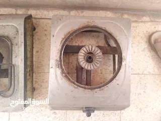  2 غاز عدد 2 بسعر 10 دنانير الاثنين يعمل  وبحاجة لتنظيف