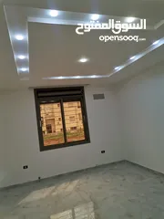  5 شقه فخمه 205م ثالث فني للبيع جنوب حدائق الملك عبدالله وخلف اربد مول قراند