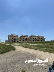  3 فيلا متلاصقه للبيع / عظم