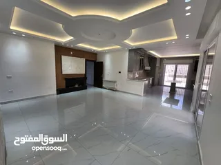  9 شقة فارغة للبيع في خلدا - ref: 14593