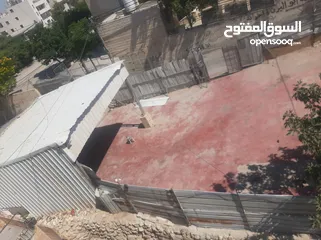  7 ساحه  مع  بركس وغرفه  مساحة 300  متر
