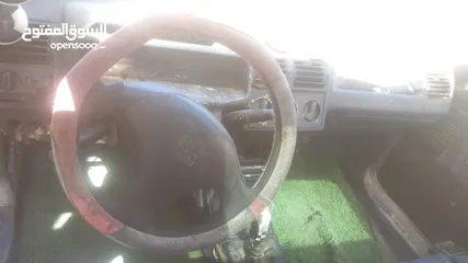 3 بيجو 205 ضفة