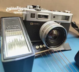  1 Vintage camera. 50+year old