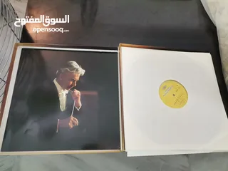  2 اسطوانات فينيل نادرة واصلية 130 البوم اجنبي وعربي اصدارات قديمة تستحق الاقتناء