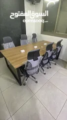  2 اثاث مكتبي كراسي شبك/ مدير جلد /طاولات اجتماعات / مكاتب فردية شبه جديد لمركز دراسي لم يعمل