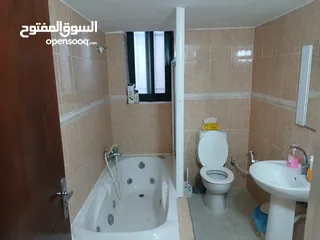  6 شقة مفروشة للإيجار