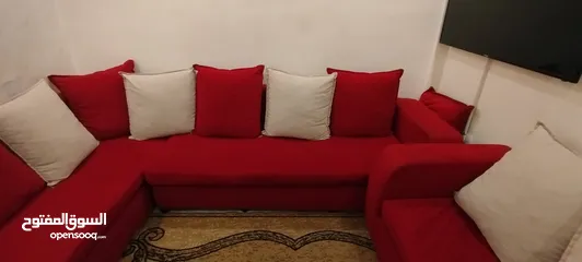  10 طقم كورنر 9  مقاعد بحالة جيدة جدا لون خمري وبيج
