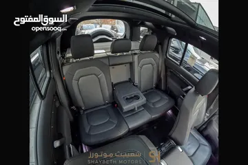  18 Land Rover Defender 2023 X-dynamic plug in hybrid  Urban package