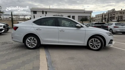  4 سكودا اوكتافيا ترخيص 2022 محرك 2000 ديزل جير أوتوماتيك 150 حصان