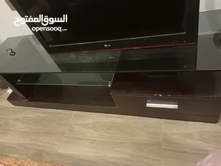  1 طاولة تلفزيون للبيع TV table for Sale