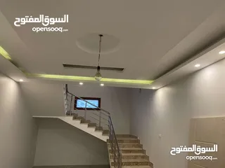  6 فيلا للايجار