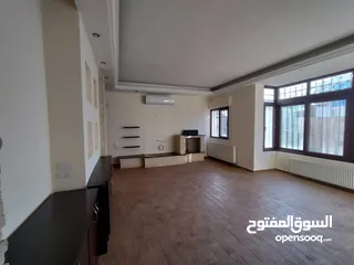  9 شقة مميزه فارغه للايجار في عبدون 240 م