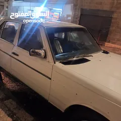  4 سيارة مرسيدس 200 للبيع بحالة جيدة