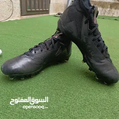  1 أحذية كرة القدم اصلية نمرة  48 للبيع