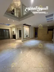  1 شقه فارغة - الرابية - 3نوم1ماستر - 200م - مطلة - قريبة من الخدمات العامة