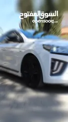  15 هيونداي أيونيك هايبرد 2018 – IONIQ HYBRID Black Edition