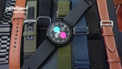  1 samsung galaxy watch 5..  with 8 watch bands