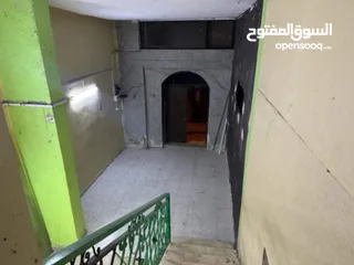  9 عمارة وسط السوق التجاري بين شارع السعادة وشارع الملك عبدالله