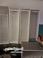  4 عدة صالون حلاقة مكونة من 3 كامترات مع موري+3 كراسي حلاقة+مغسلة
