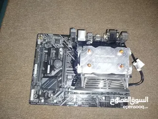  2 GIGABYTE B360M HD3 i7 8700  Ram16ddr4  مبرد انتك
