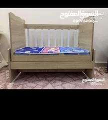  1 تخت اطفال بحالة الوكاله