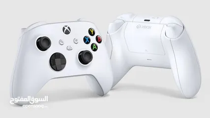  8 جهاز xbox series s اصليه مع يدتين اصليات وحده بلون ابيض واخرى بلون احمر