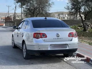  5 باسات ماتور 2000 السيارة فل و فحص نضيف  اتوماتك