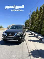  2 Nissan Pathfinder SV Hybrid  2020