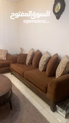  8 صالون كامل طقم امريكي وطاولات خشب وقطعة سجاد مع ثريا خشب
