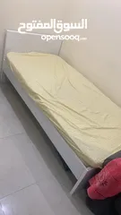  2 سرير ودولاب وكومدينو