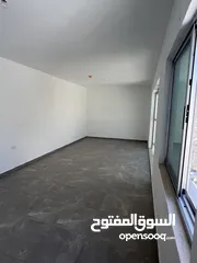  23 للكادر الطبي عيادات للبيع بالقرب من مستشفى الخالدي (شركة خلف واشتي )