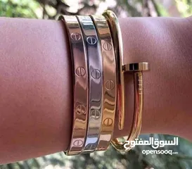  4 سوار ذهبي فاخر بتصميم أنيق ومميز
