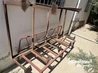  4 مناصب خزانات وتخت حديد