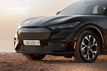  26 FORD MUSTANG MACH-E 4X PREMIUM 4X4  فورد موستنج الكهربائية بالكامل وارد امريكي مميزه جدا