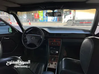  22 مرسيدس 300SEL