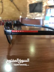  4 نضارة شمسية ماركة برادا شبه جديدة