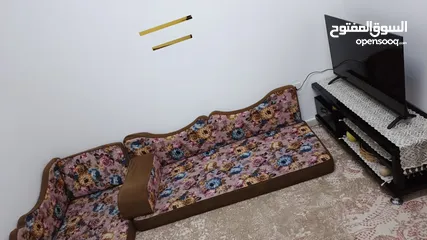  2 طقم عربي بحالة ممتازه
