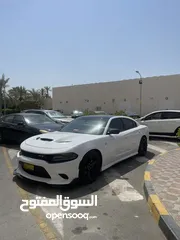  1 دودج تشارجر SXT عليه كت SRT