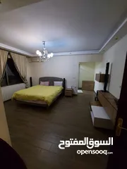  11 بيت مستقل في منطقة السابع اعلان رقم ( V103)