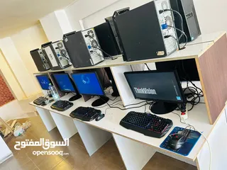  4 محل للبيع كامل