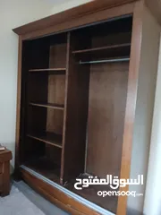  1 خزانه شبه جديد نظيف جدا