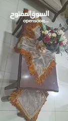  4 كنب خشبي زان للبيع مع طاوله وطرابيزتين صغار  بسعر ممتاز