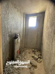  30 ياسر السور  لجميع انواع البلاط -باركي -مغاسل بورسلان- فايربليس -اسعار مناسبه للجميع مقاولات وبل متر